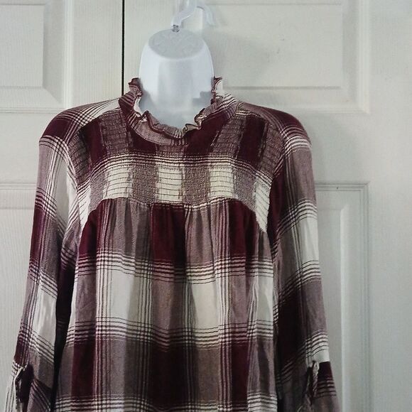 Lane Bryant maroon and white long bell sleeve top blouse Sz 14  EUC - Picture 3 of 8